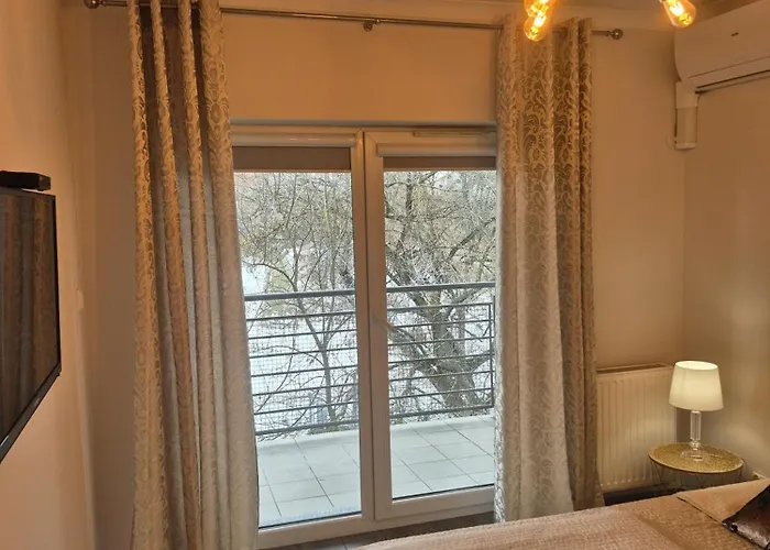 娜葛洛布里公寓 *